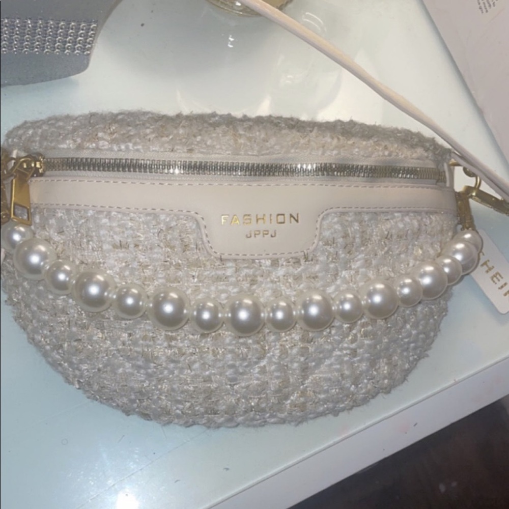 Pearl fanny pack